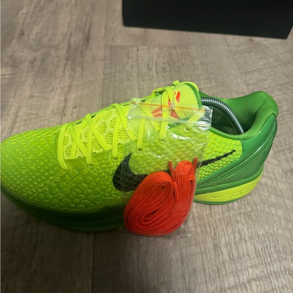 Kobe 6 grinch - Picture 2 of 10